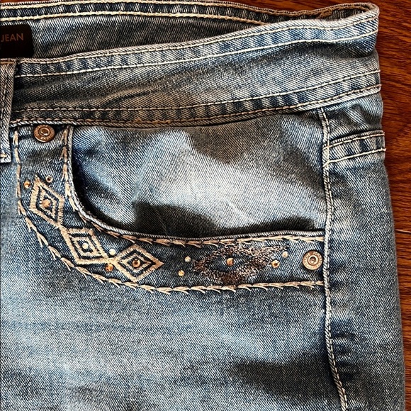 Jordache Women’s Blue Jean Capris - Picture 3 of 7